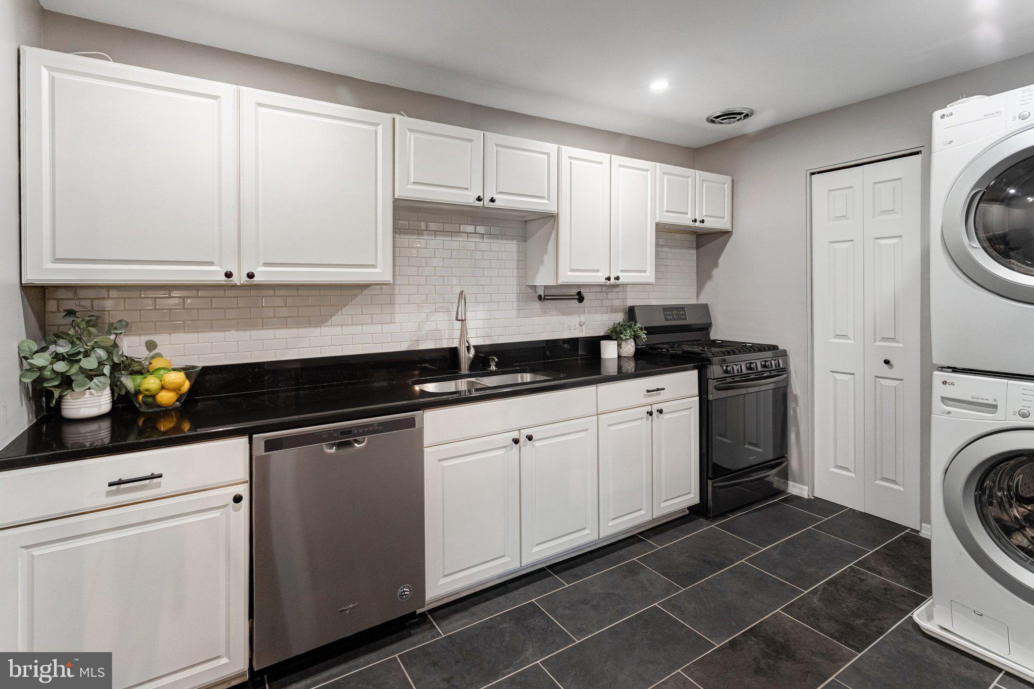 MOORINGS OF OCCOQUAN CON - Residential