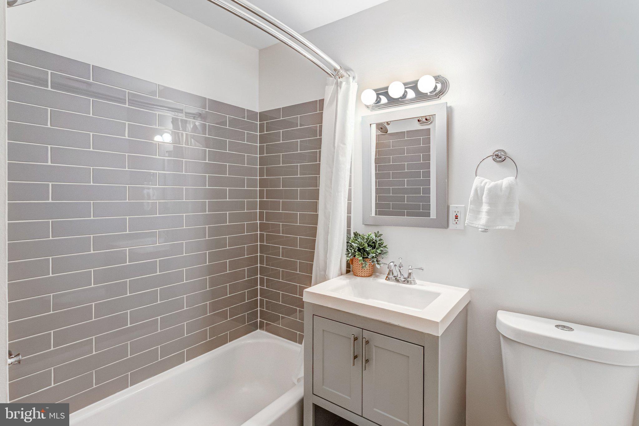 MOORINGS OF OCCOQUAN CON - Residential