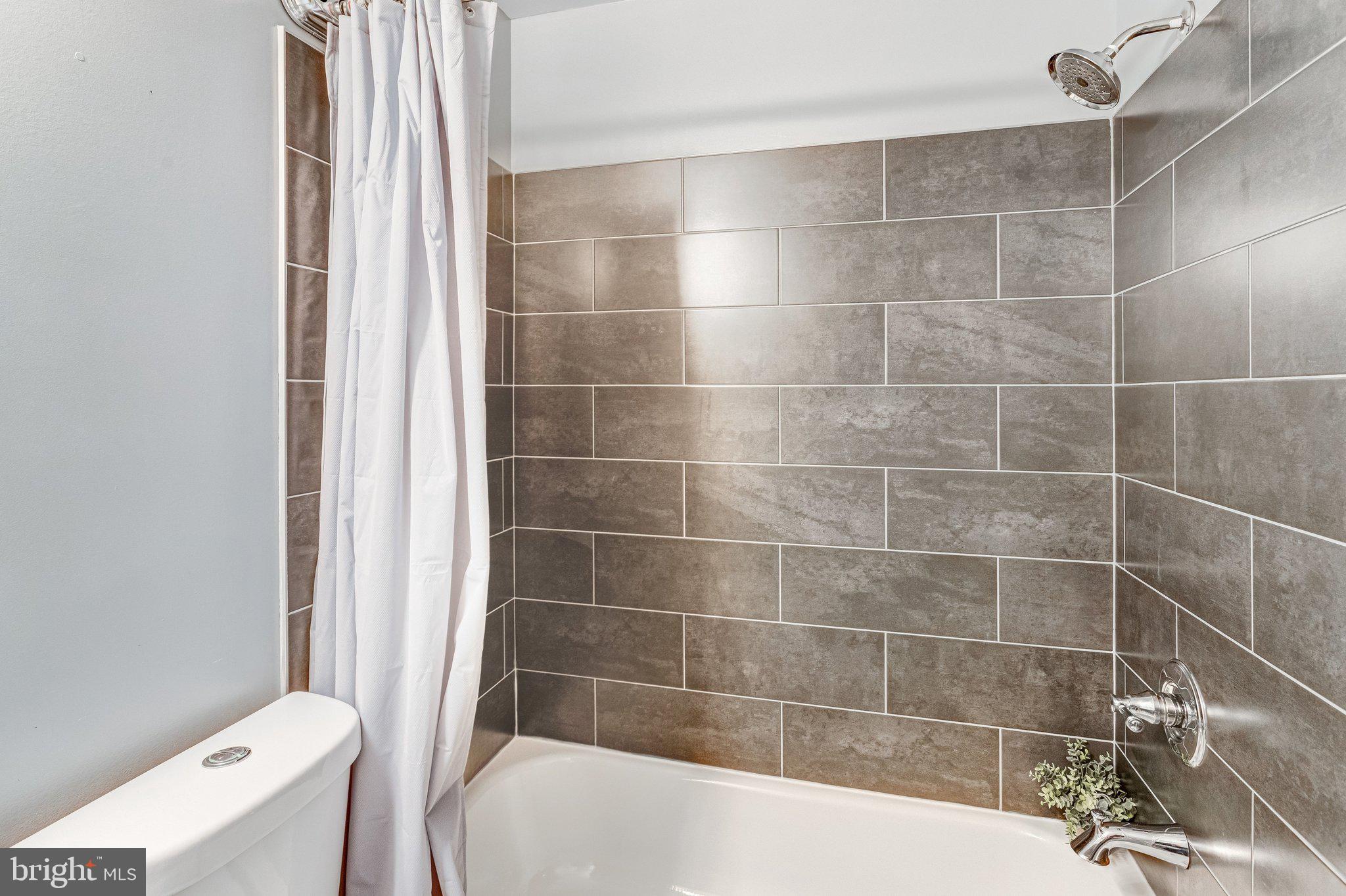 MOORINGS OF OCCOQUAN CON - Residential