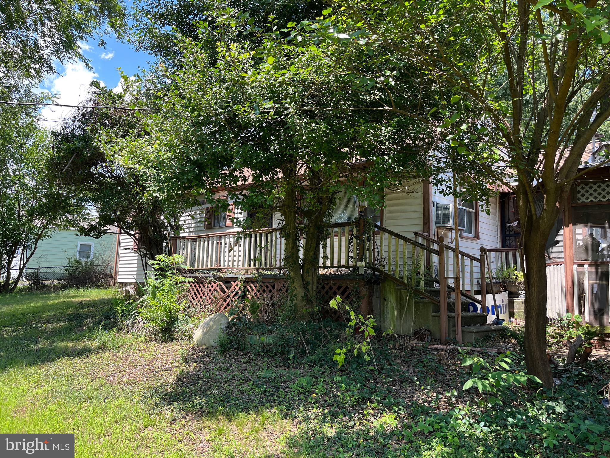 FEATHERSTONE TERRACE - Residential