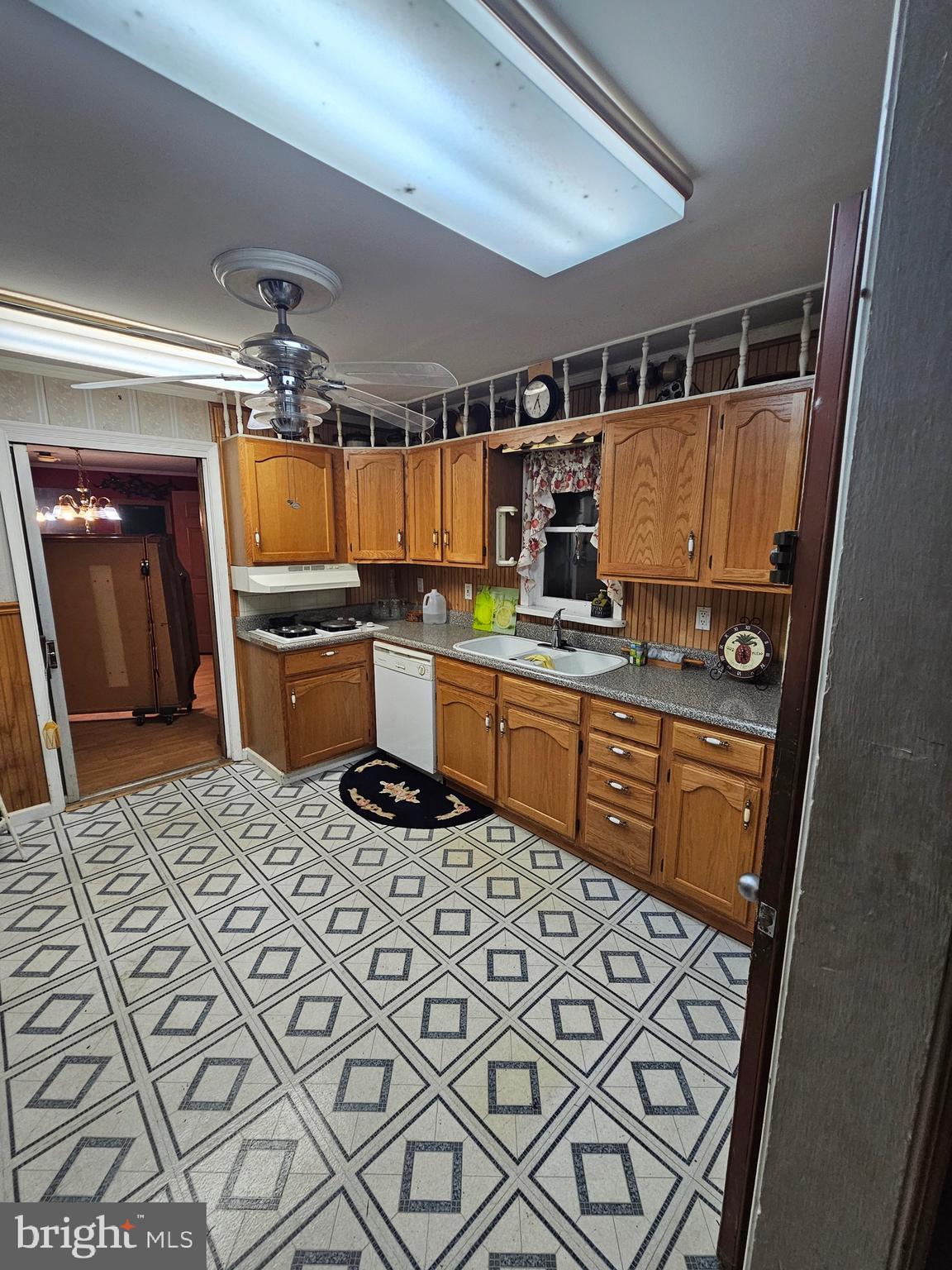 FEATHERSTONE TERRACE - Residential