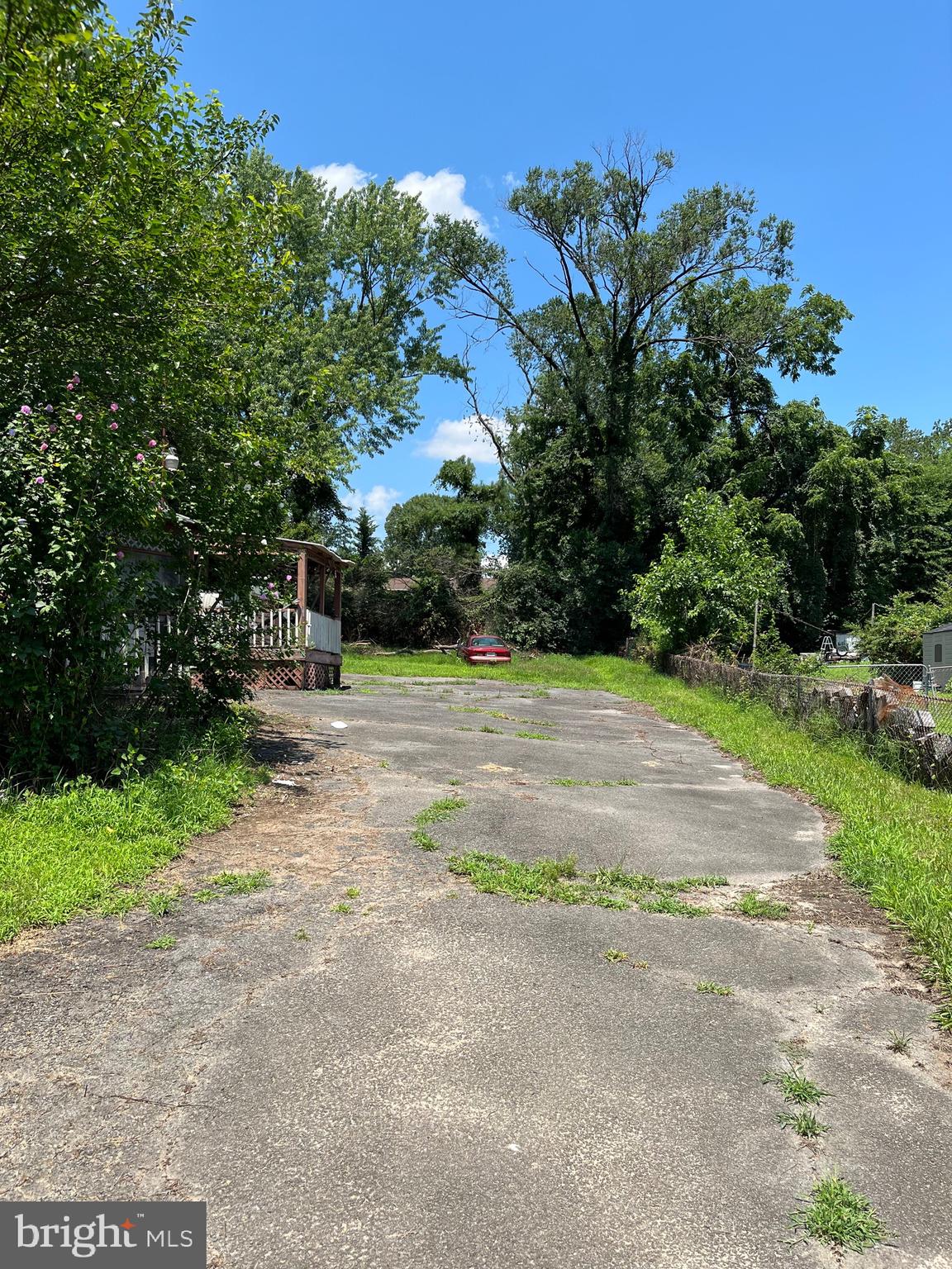 FEATHERSTONE TERRACE - Residential
