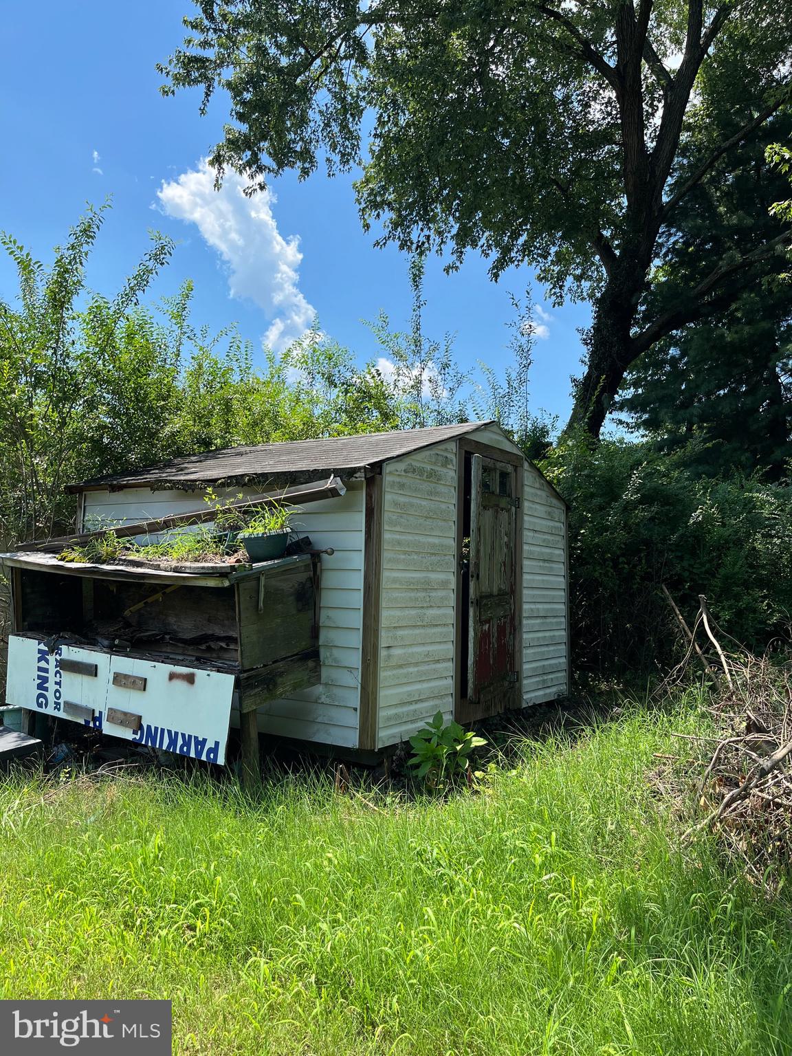 FEATHERSTONE TERRACE - Residential