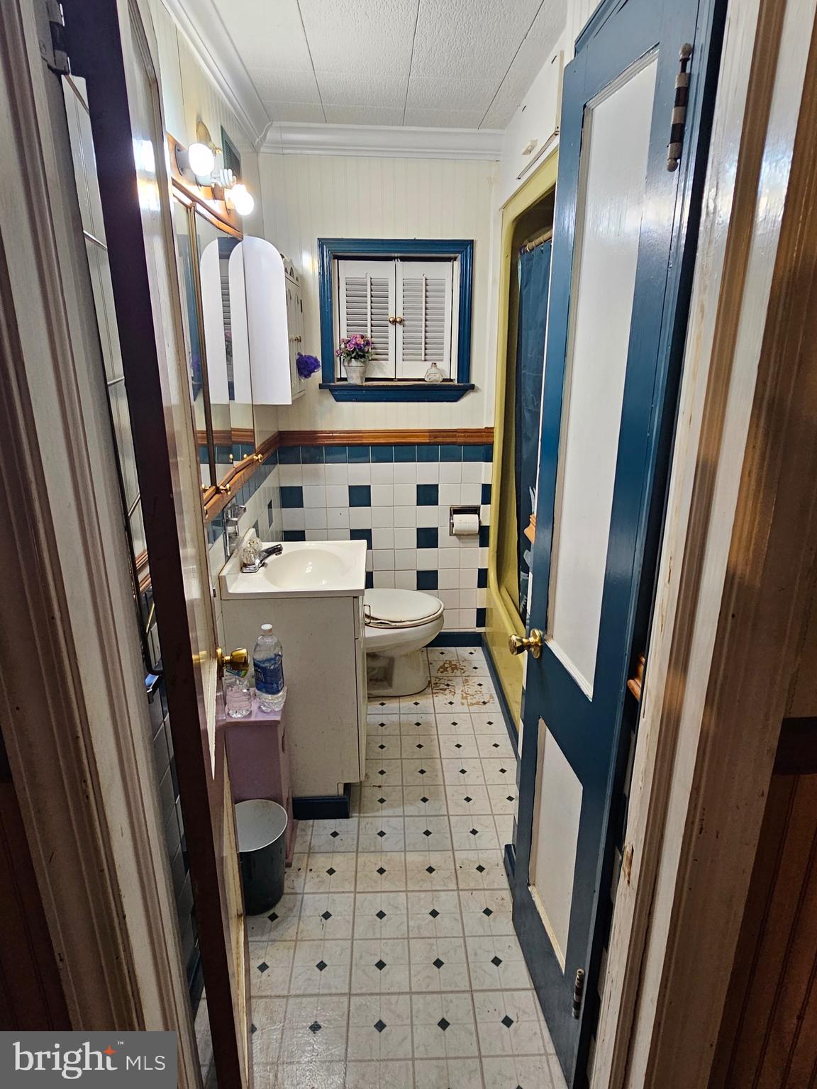 FEATHERSTONE TERRACE - Residential