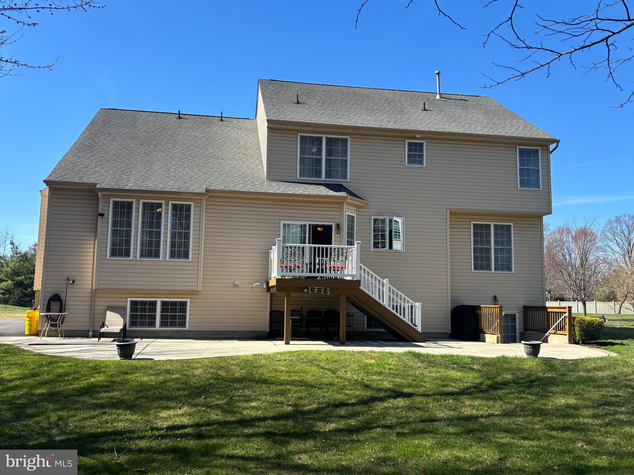 10 LAUREL WOOD COURT