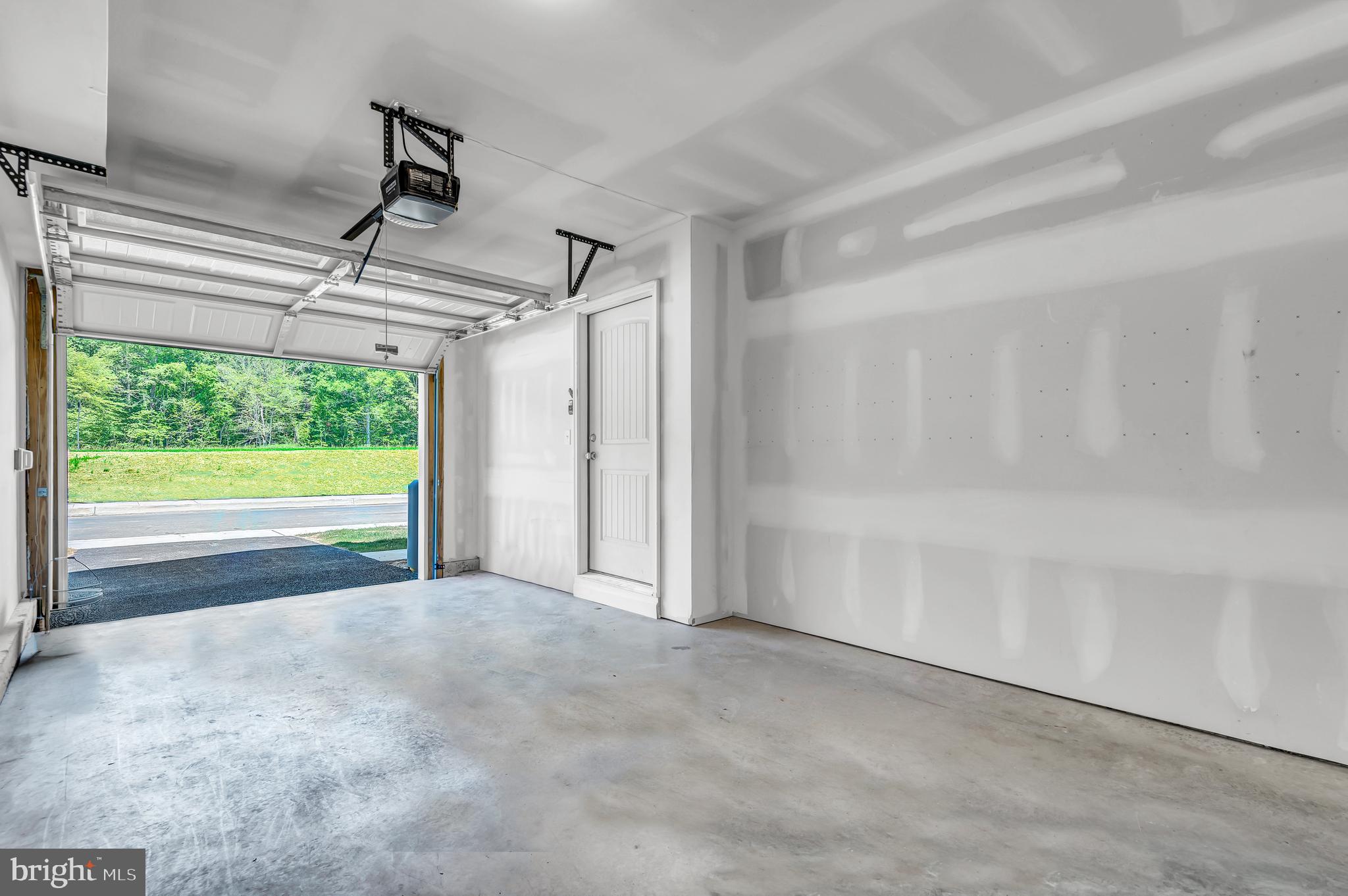 HOLLY OAKS - Residential