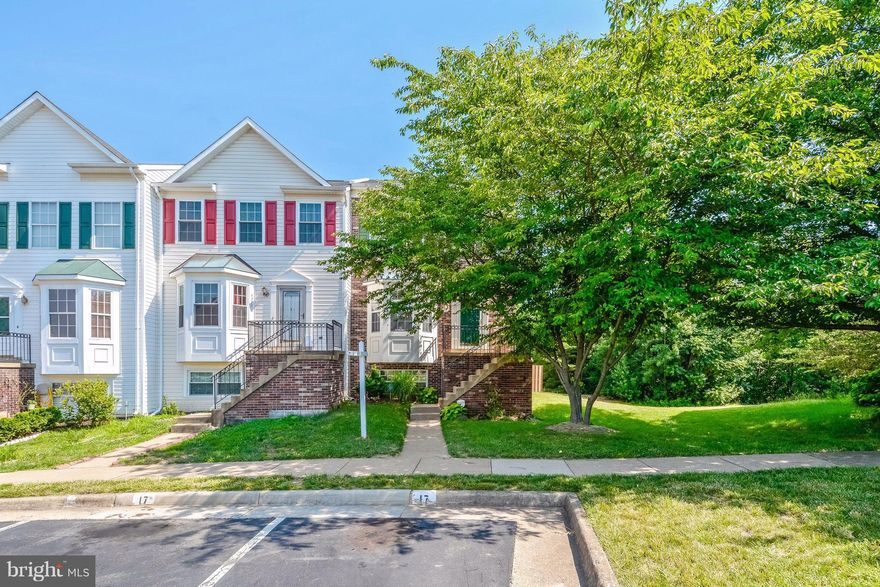 Gorgeous bright & spacious, end unit town home. Eat-in kitchen with pantry.  Gas fireplace in stepdown living room, granite counters, 42" kitchen cabinets, hardwood floors; columns; bay window; ceiling fans, large rear deck and fenced yard, Master suite with loft, skylights, jacuzzi tub & separate shower. New roof to be installed. Conveniently located near I95, Quantico, VRE, commuter lot & shops.