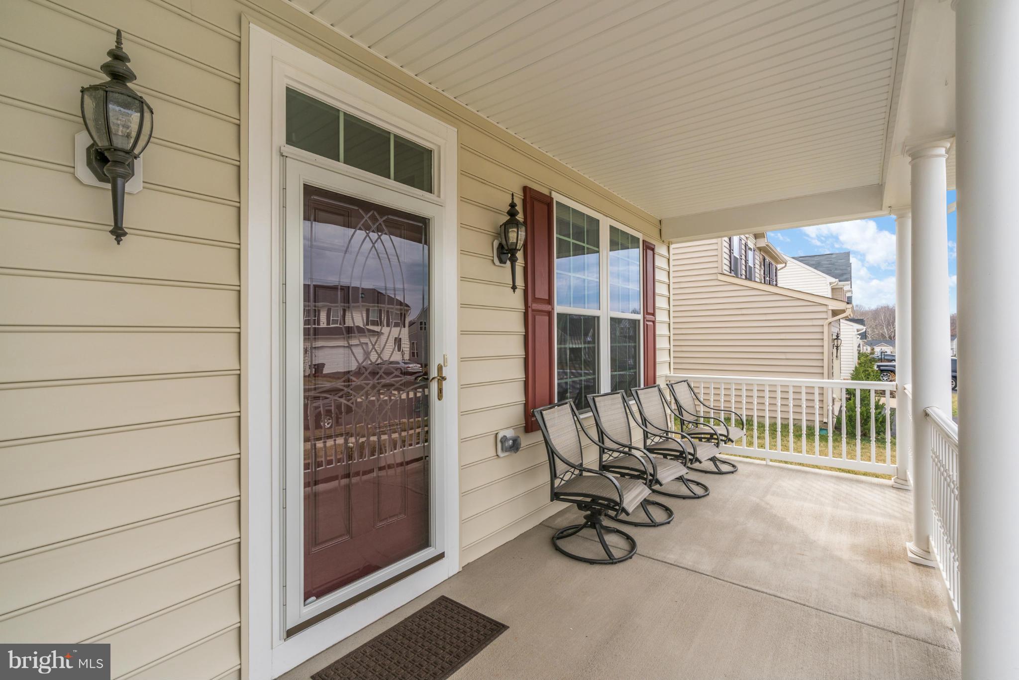 THREE FLAGS - Residential