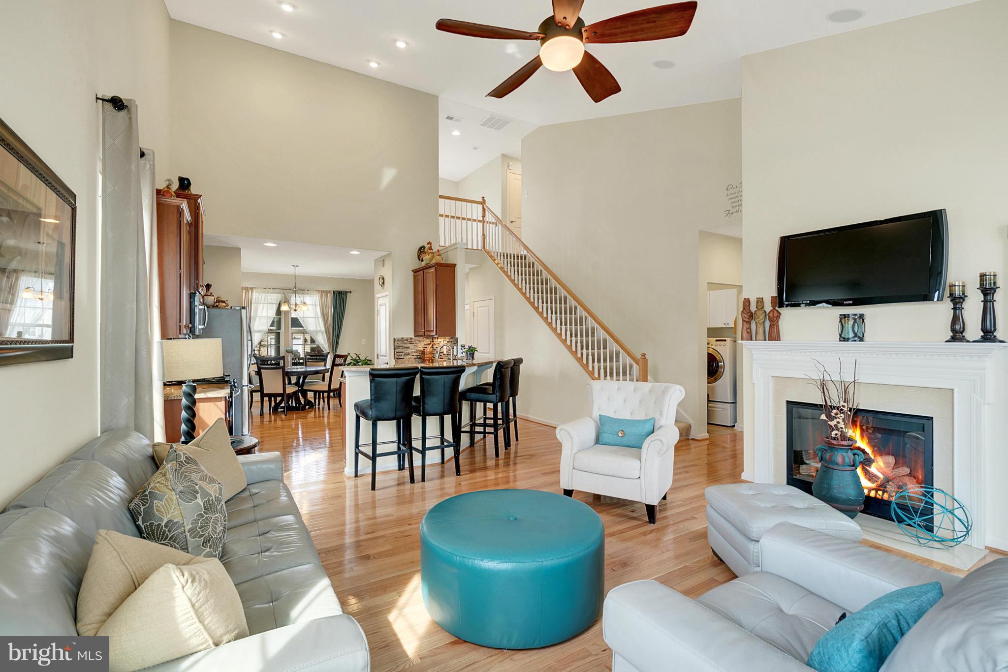 THREE FLAGS - Residential