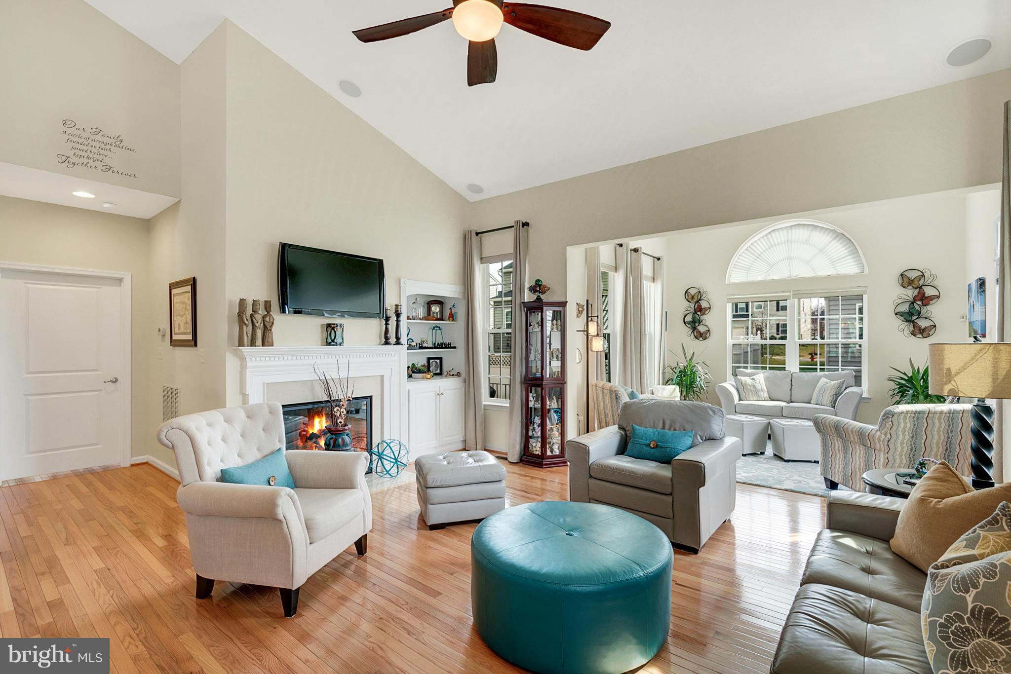 THREE FLAGS - Residential