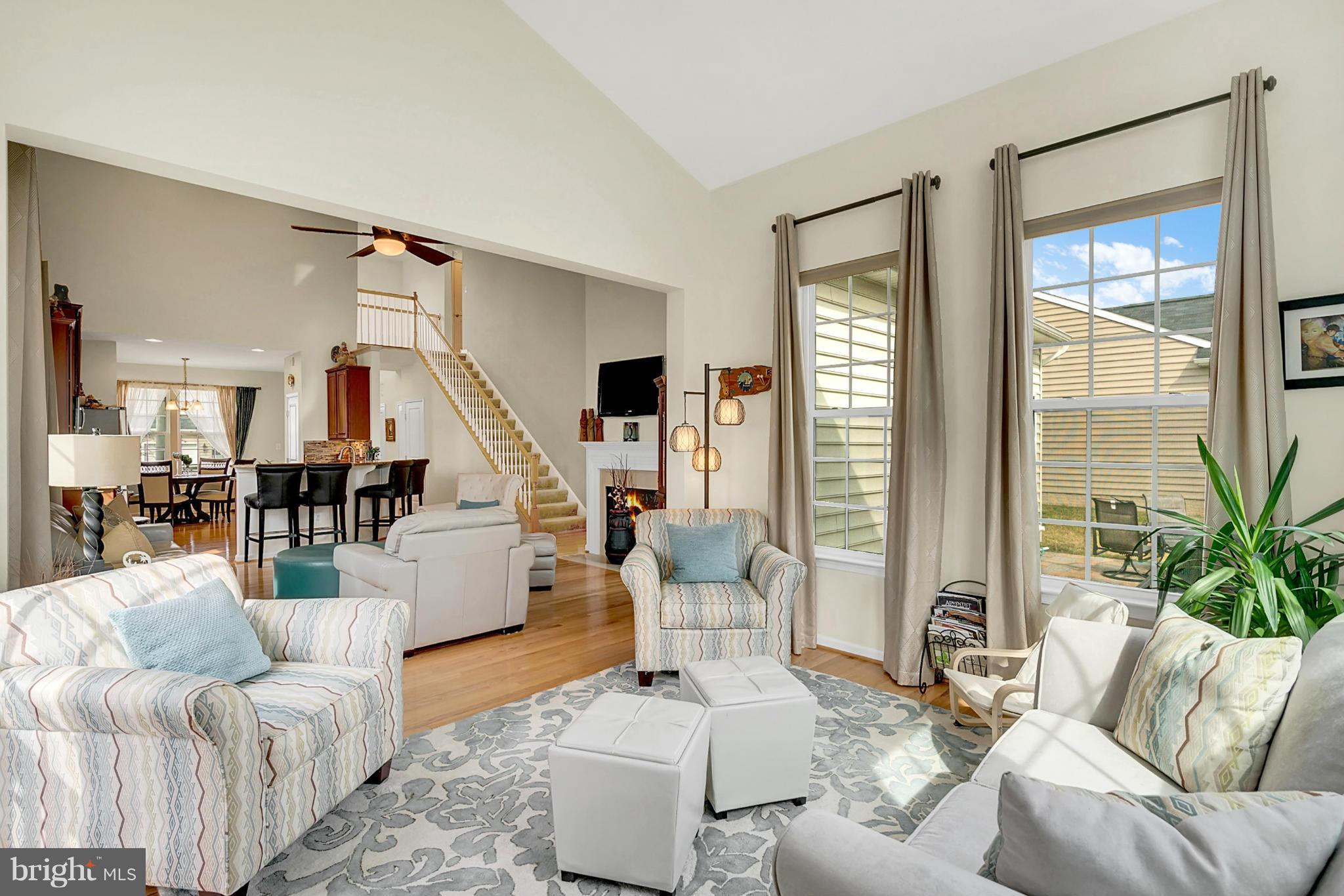 THREE FLAGS - Residential