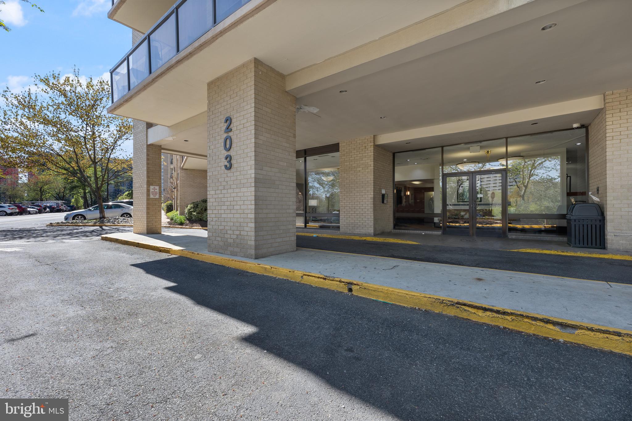 WATERGATE AT LANDMARK - Residential