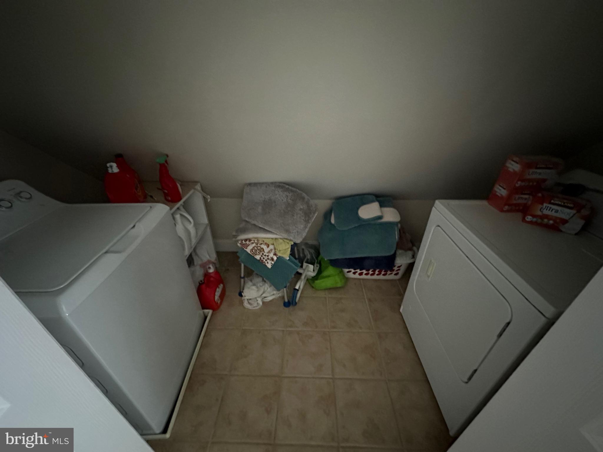 GRAY MANOR - Residential