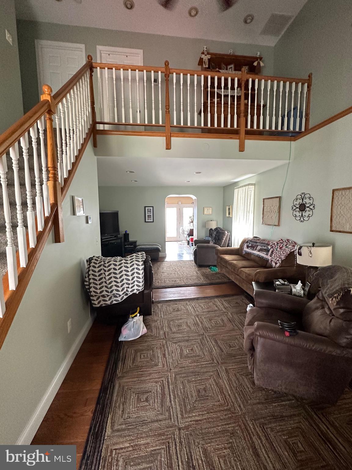 GRAY MANOR - Residential