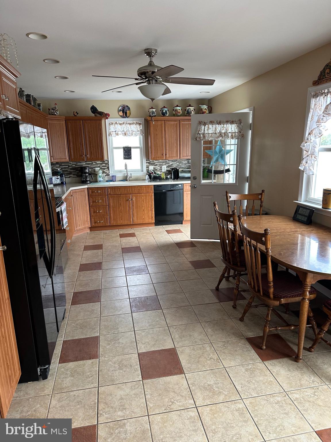 GRAY MANOR - Residential