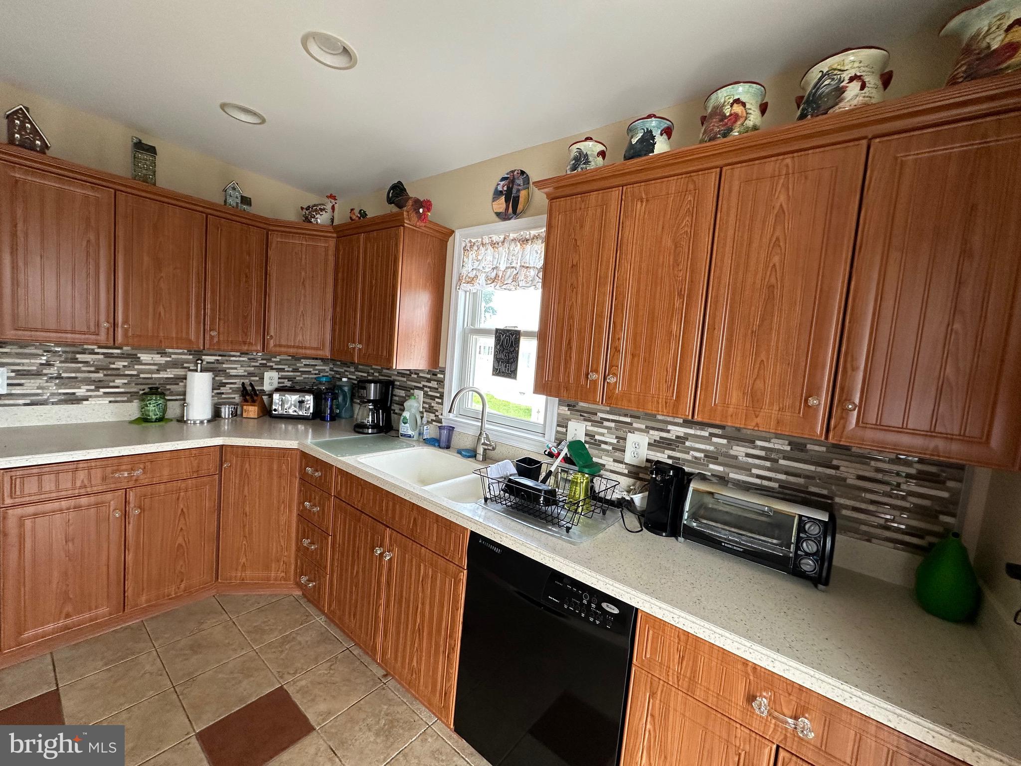 GRAY MANOR - Residential