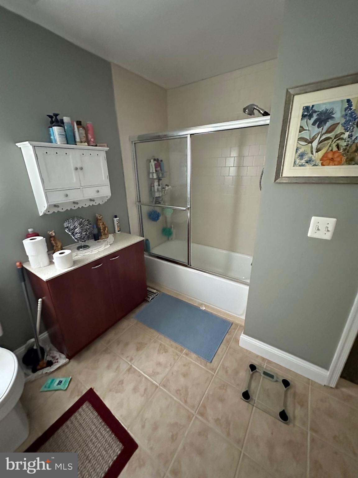 GRAY MANOR - Residential