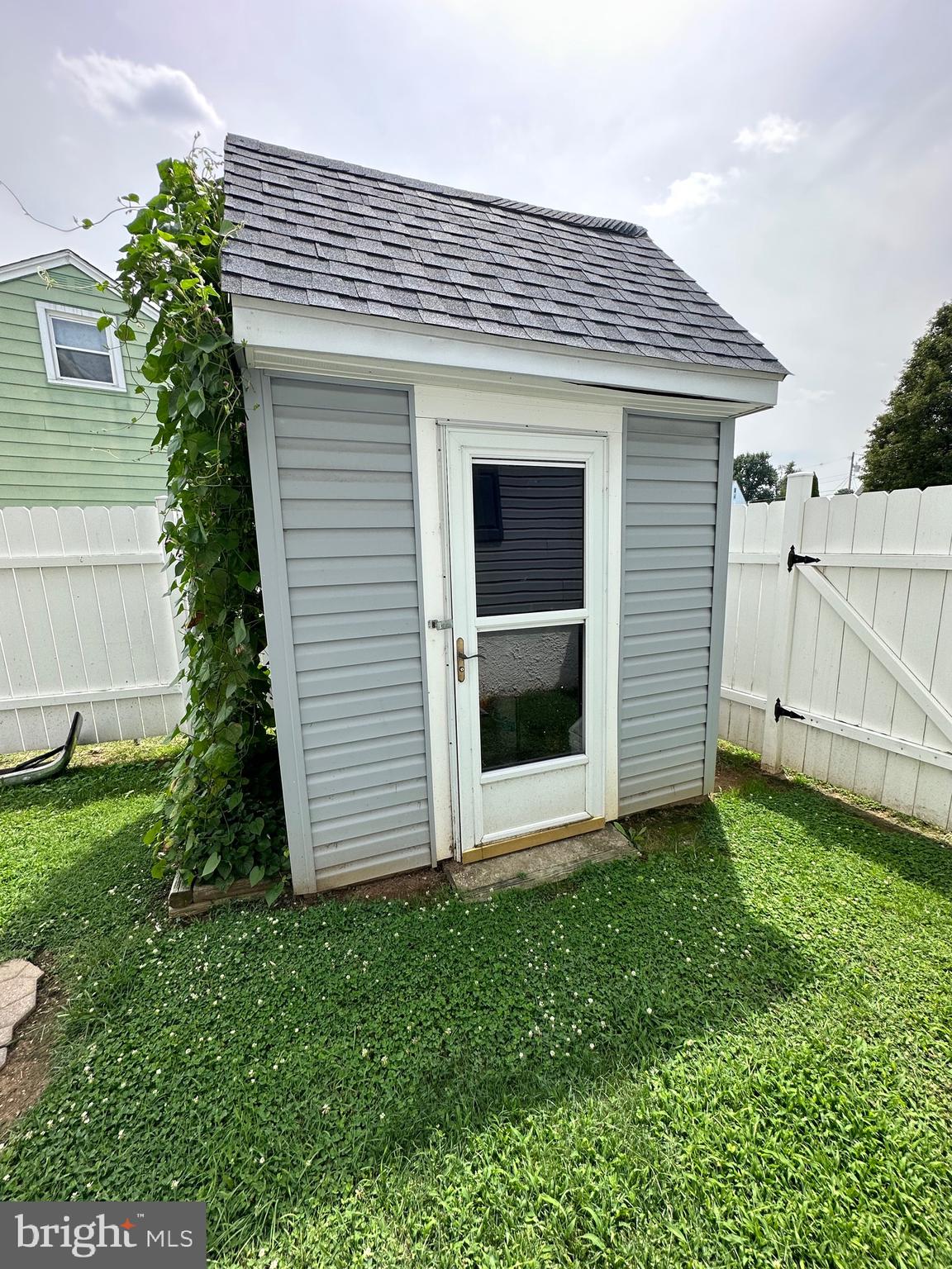 GRAY MANOR - Residential