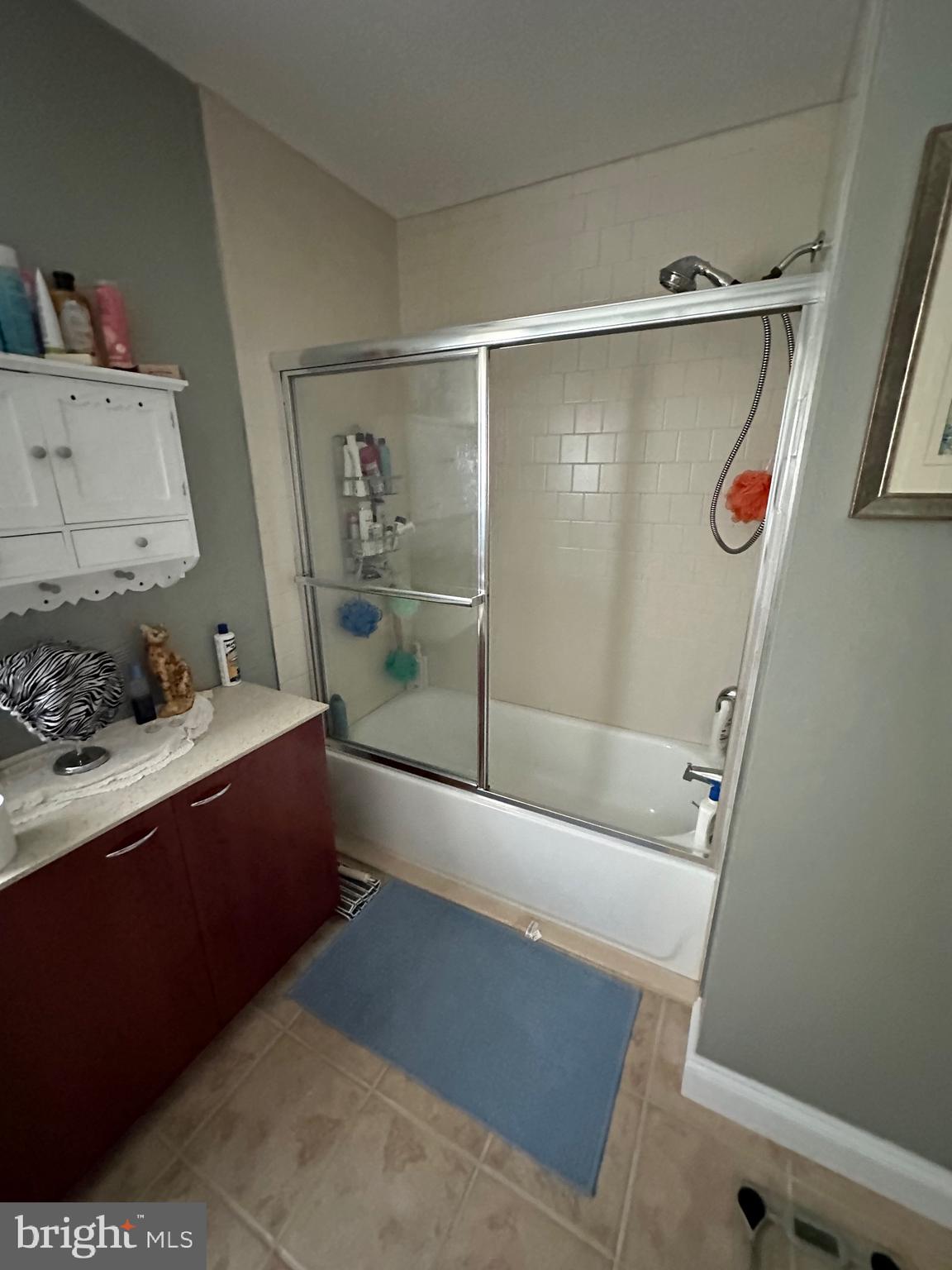 GRAY MANOR - Residential