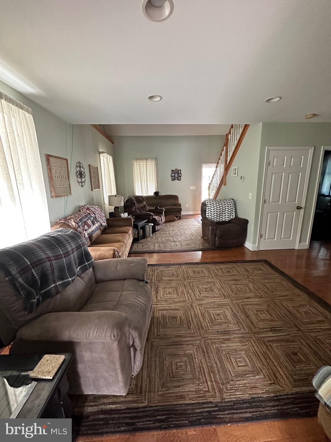 GRAY MANOR - Residential