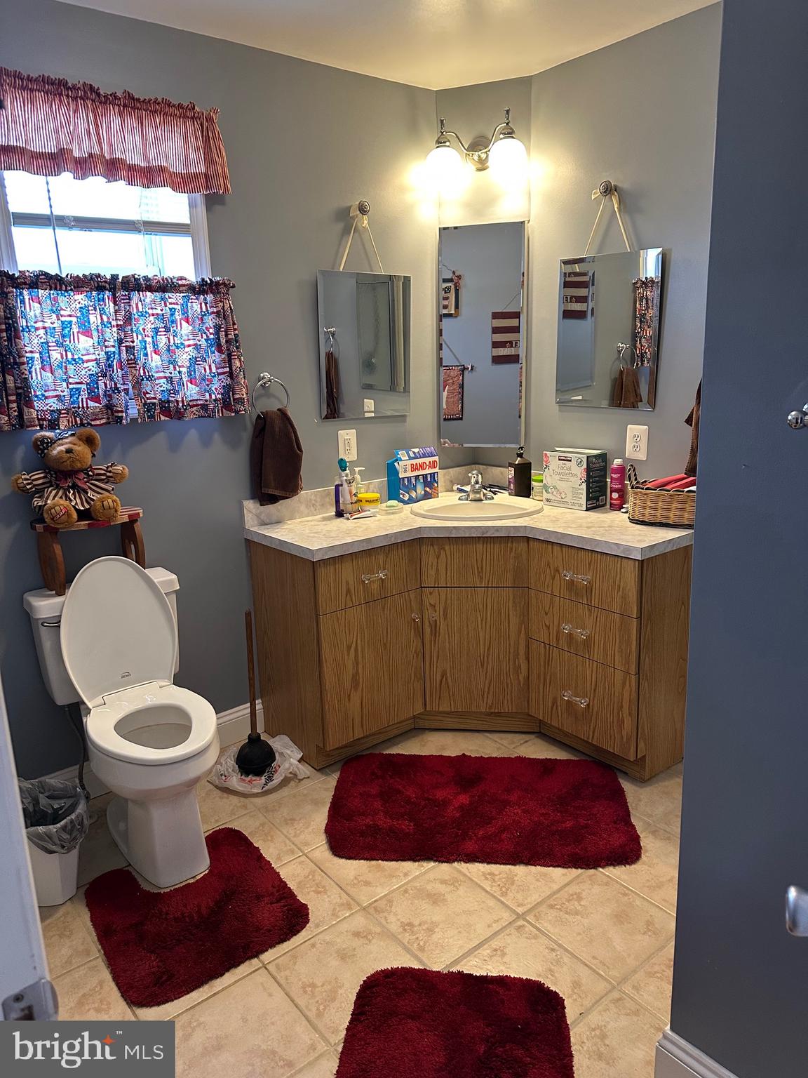 GRAY MANOR - Residential