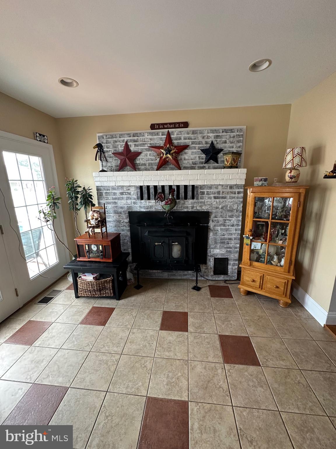 GRAY MANOR - Residential