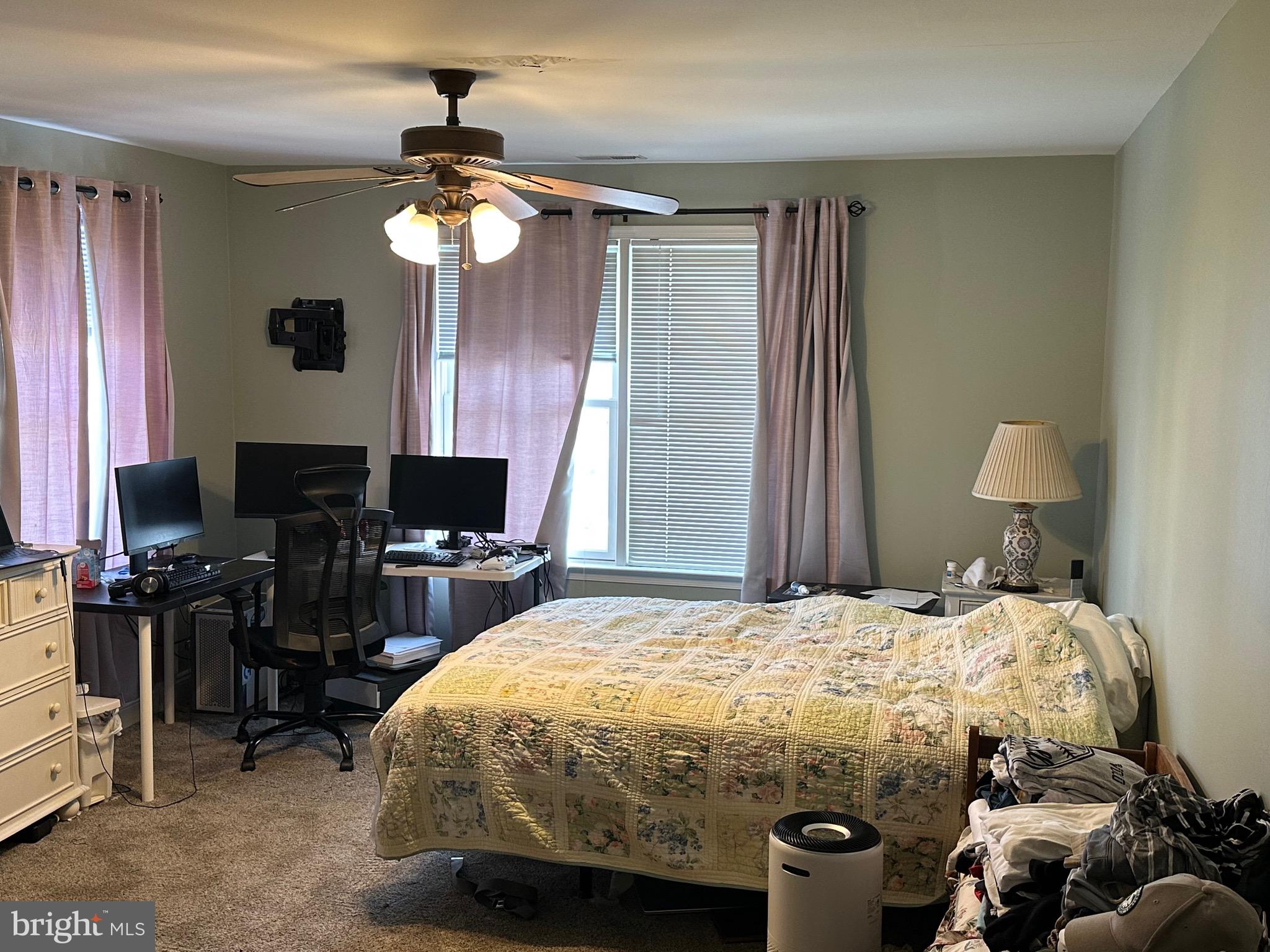 GRAY MANOR - Residential