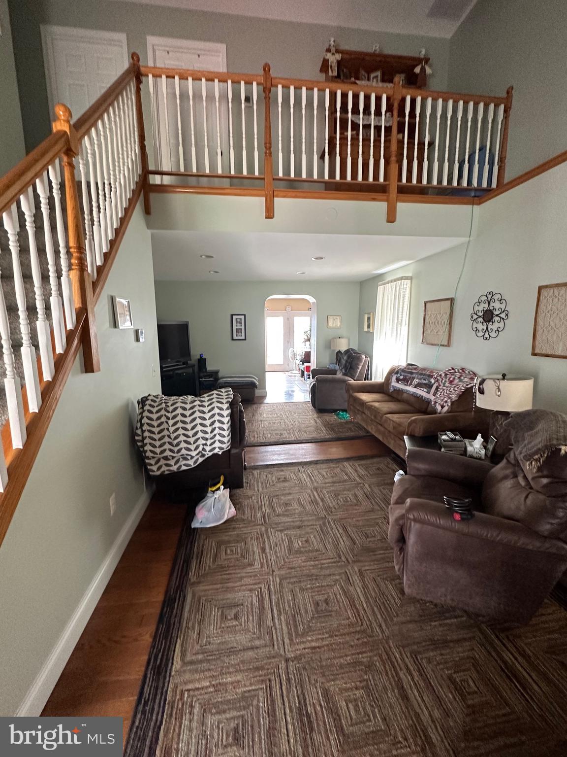 GRAY MANOR - Residential