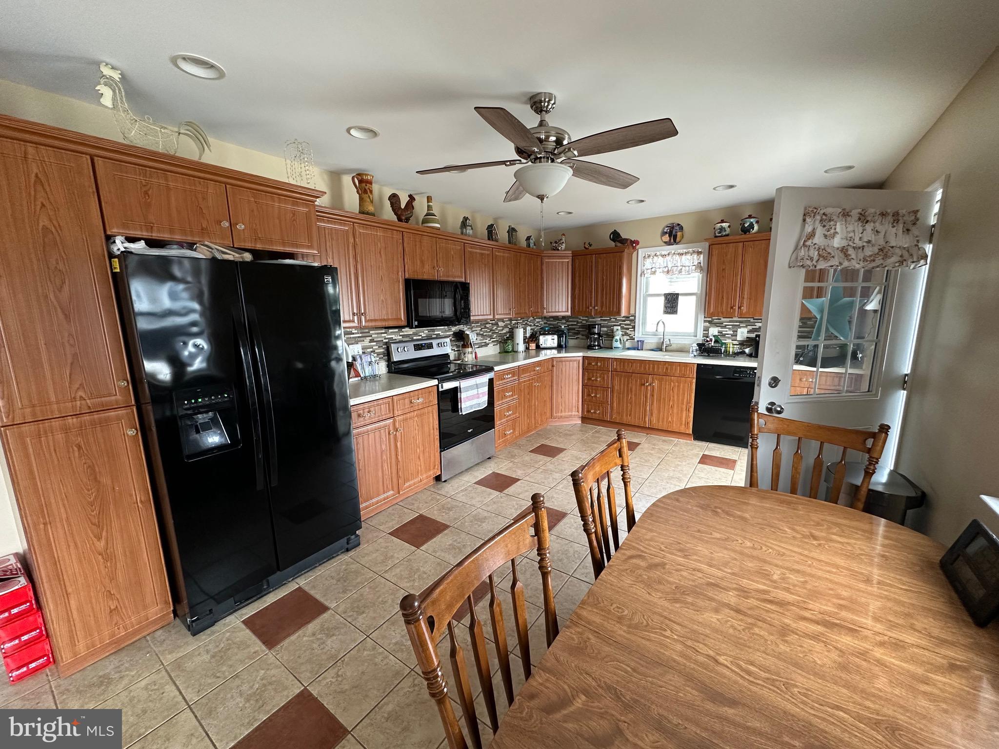 GRAY MANOR - Residential