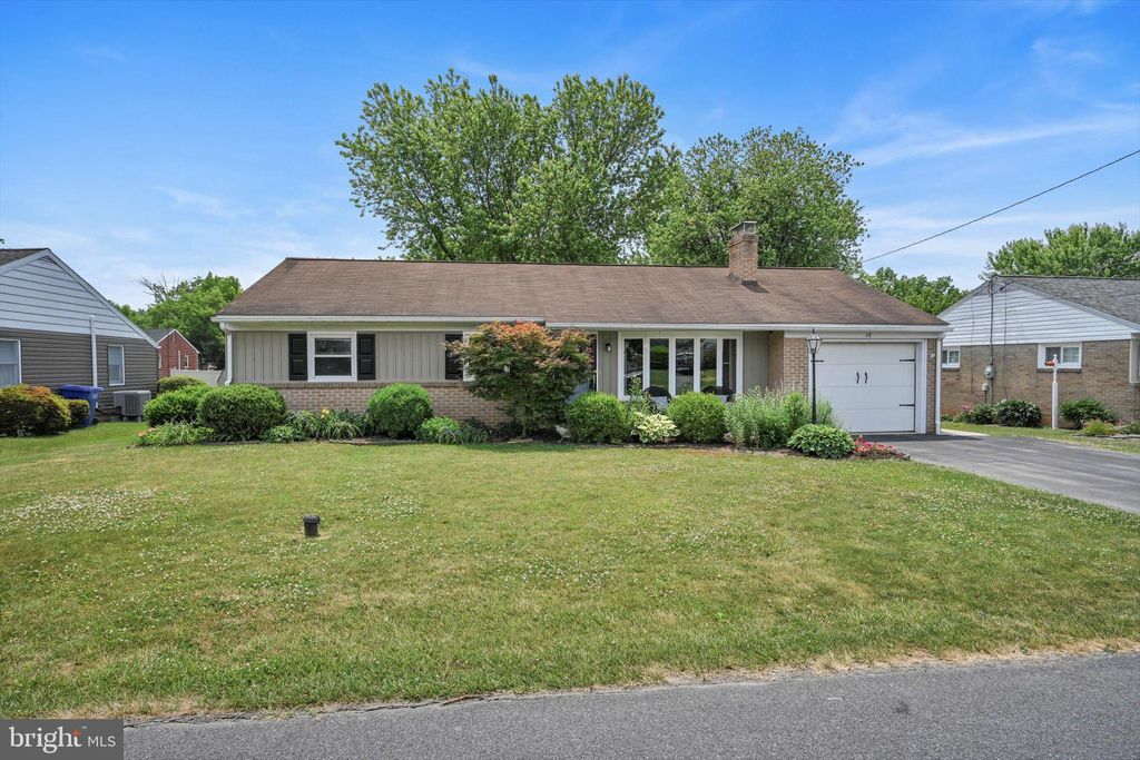 Photo of 18 VIOLET AVE, WILLOW STREET, PA 17584 (MLS # PALA2037126)