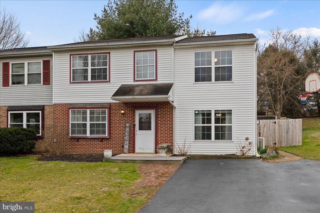 Photo of 1600 MANOR BLVD, LANCASTER, PA 17603 (MLS # PALA2032070)