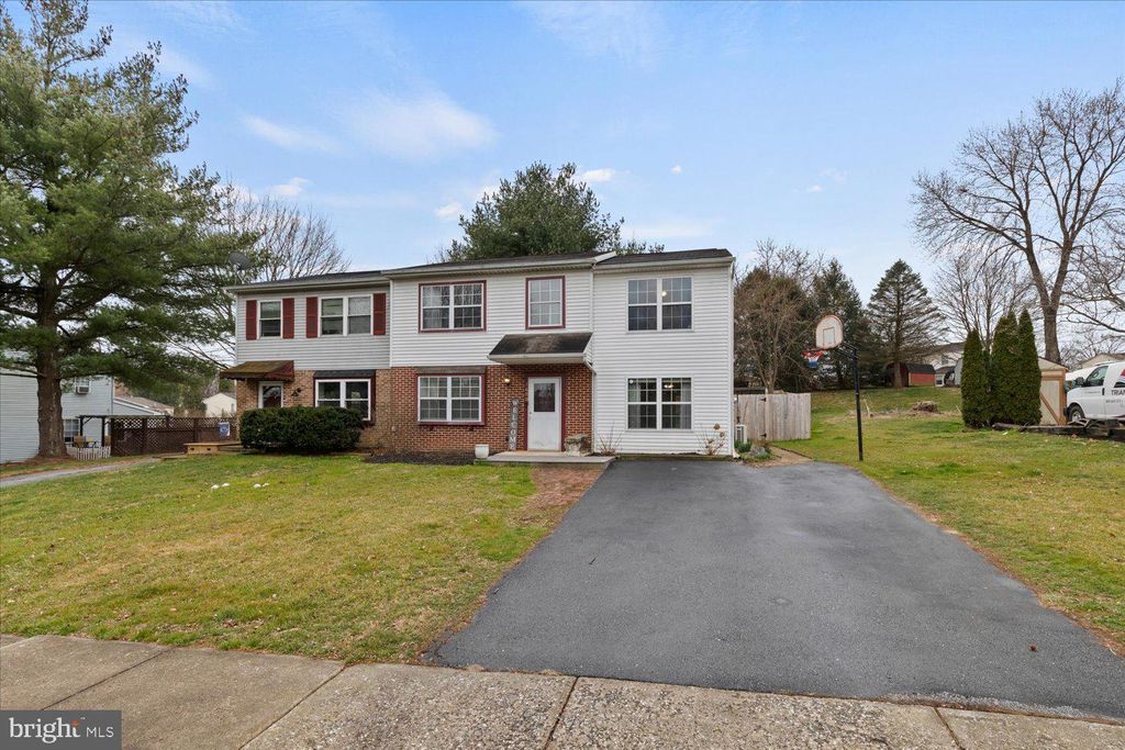 Photo of 1600 MANOR BLVD, LANCASTER, PA 17603 (MLS # PALA2032070)