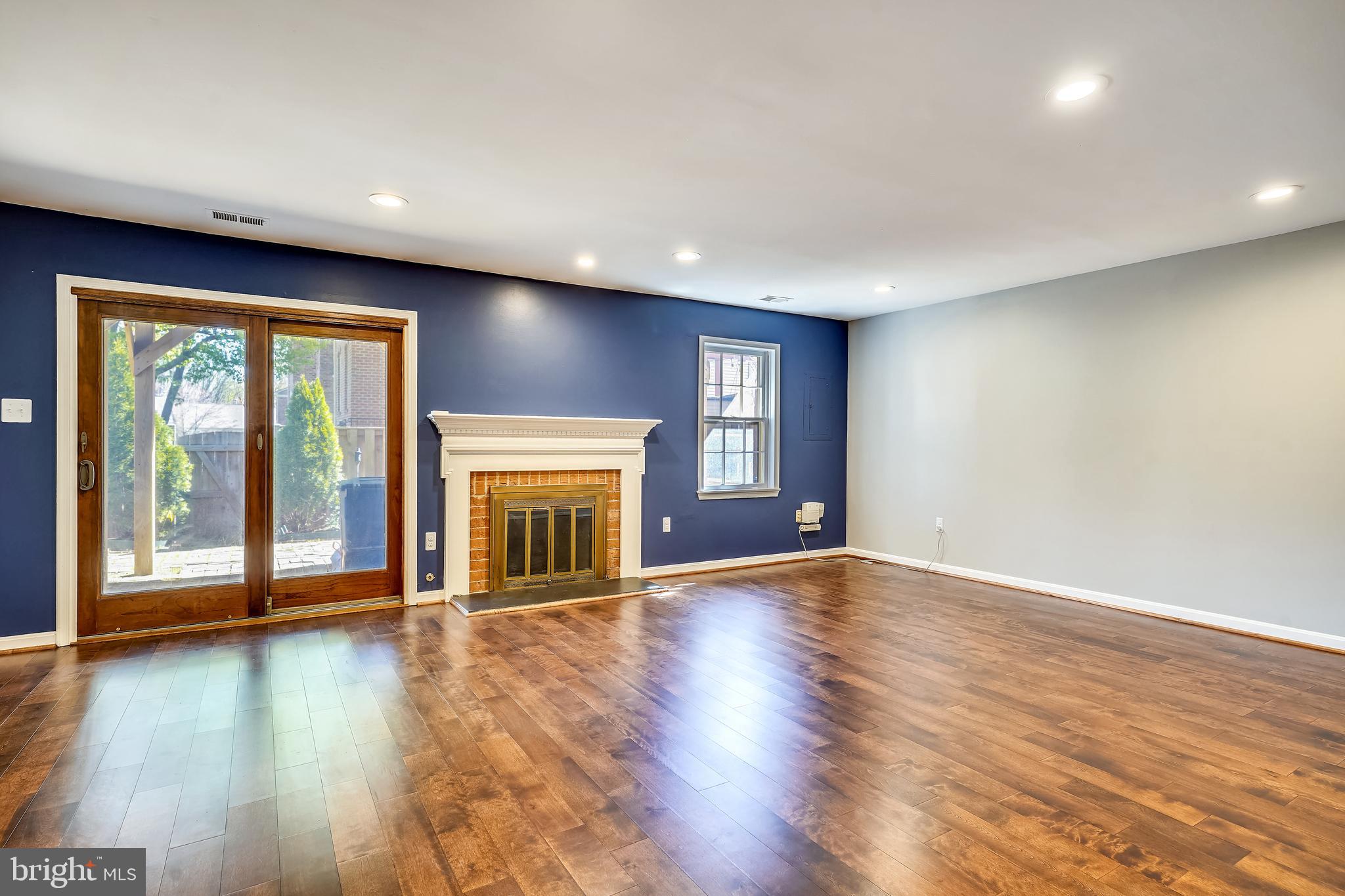 HUNTER VILLAGE - Residential