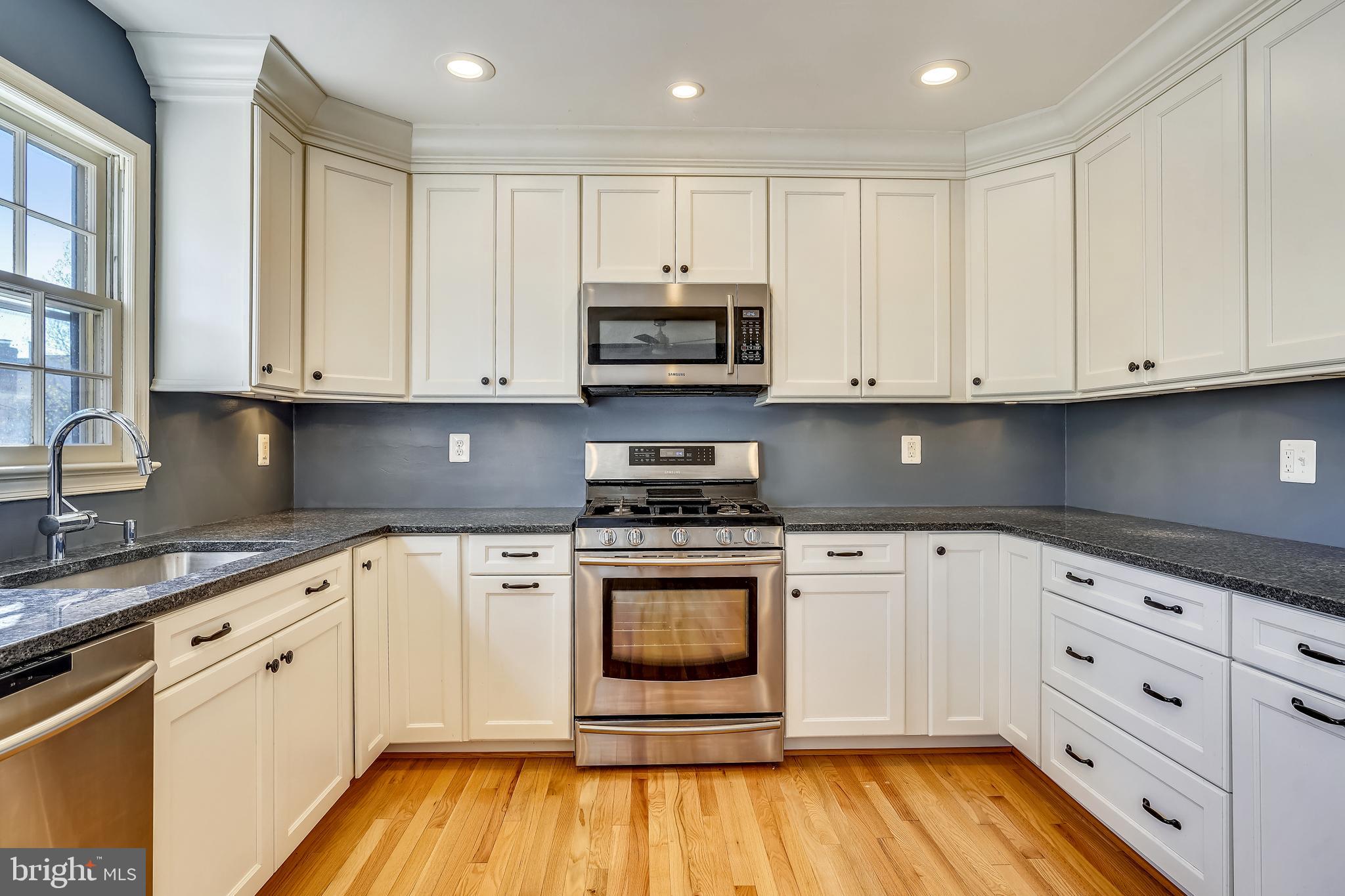 HUNTER VILLAGE - Residential