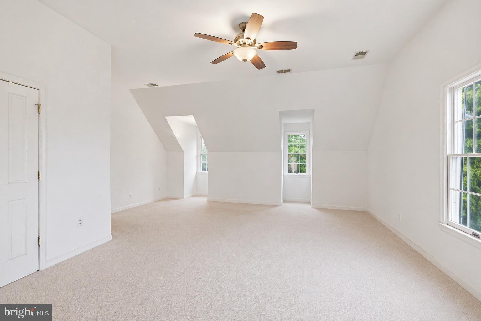 FLINTRIDGE - Residential