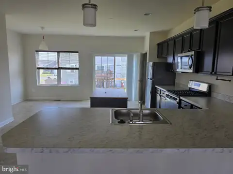 MLS: VAFV2042742