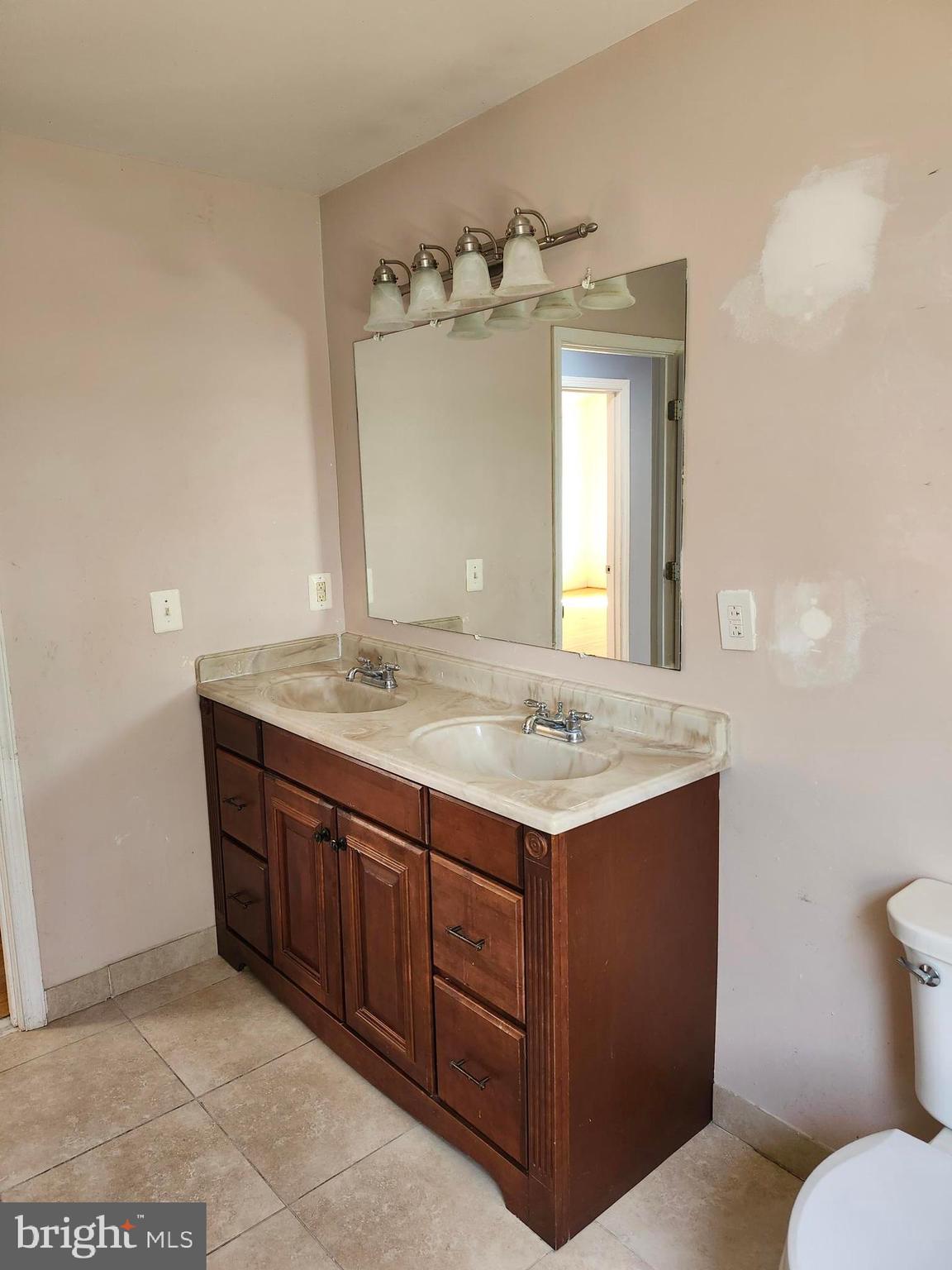 ESPERANZA FARMS - Residential