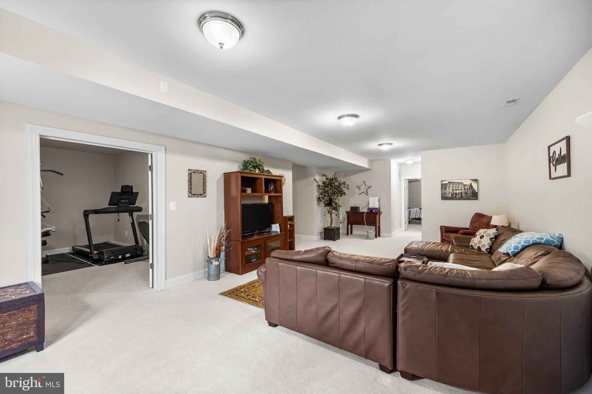 JENIFER RIDGE - Residential