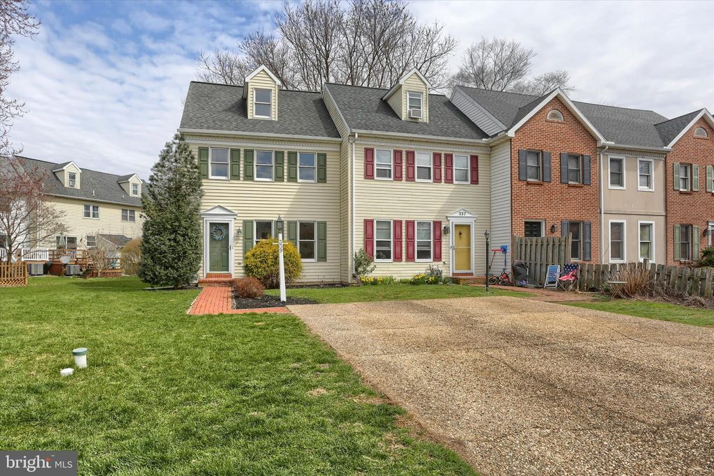 Photo of 339 Cardinal Road, LITITZ, PA 17543 (MLS # PALA2085010)