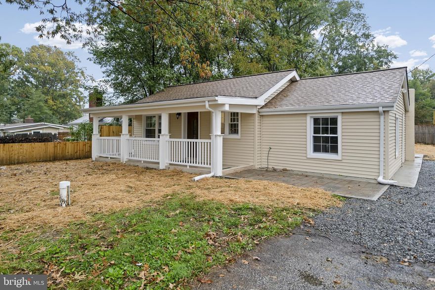 Newly renovated.... Kitchen w/ stainless steel appliances (stove, built-in microwave, dishwasher, refrigerator), living room, 3 bedrooms, 2 full baths, & laundry room. Fenced in yard with a shed.
No HOA!!

PLEASE READ AGENT REMARKS!