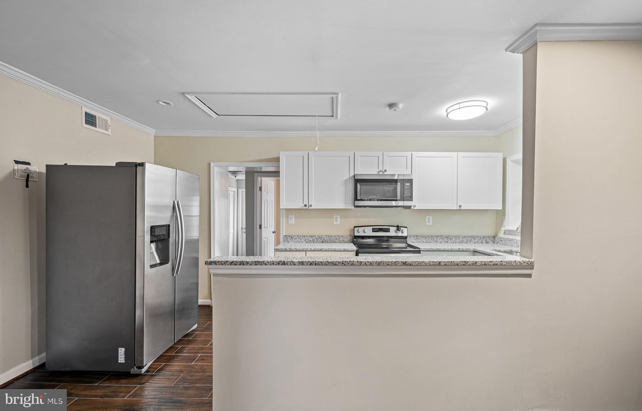 WOODLAND BEACH - Residential