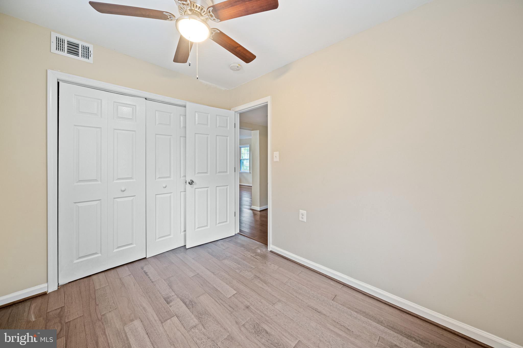 WOODLAND BEACH - Residential