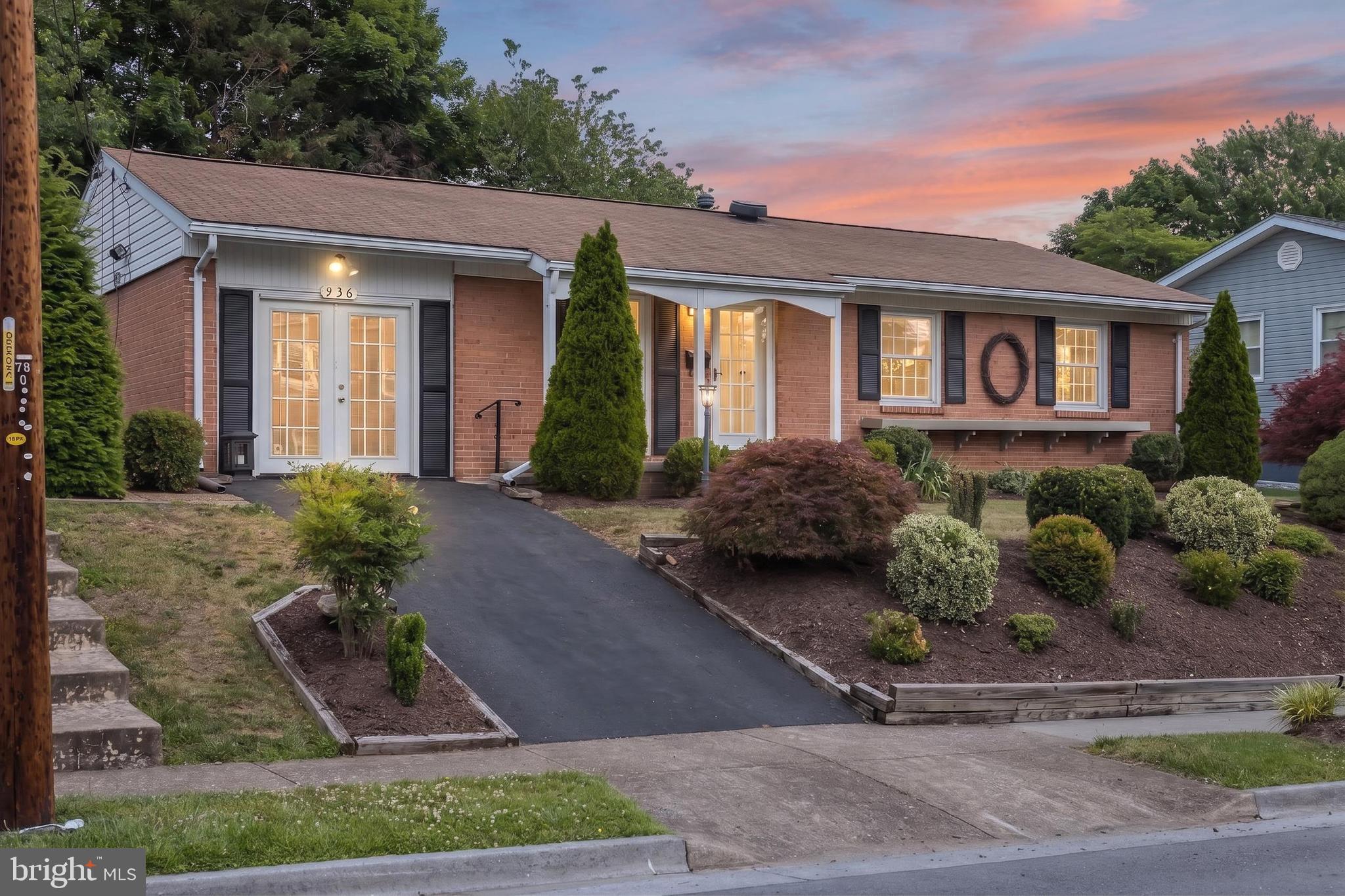 936 ALLEN DRIVE