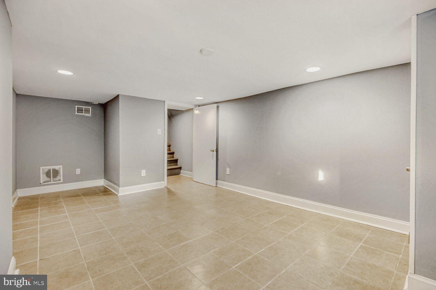 BROADWAY EAST - Residential