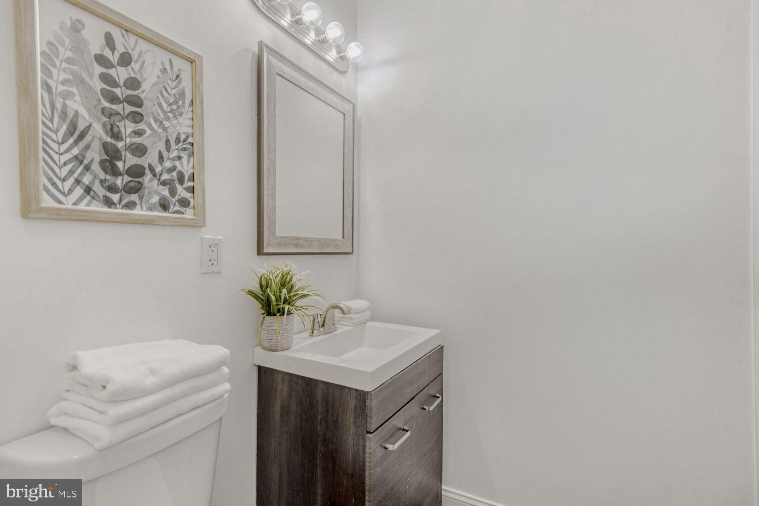 BROADWAY EAST - Residential