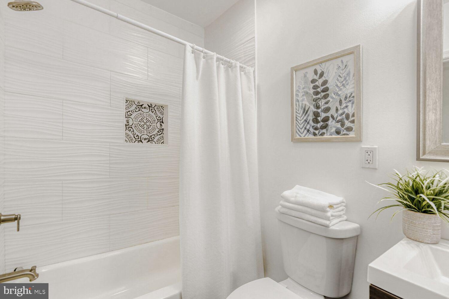 BROADWAY EAST - Residential