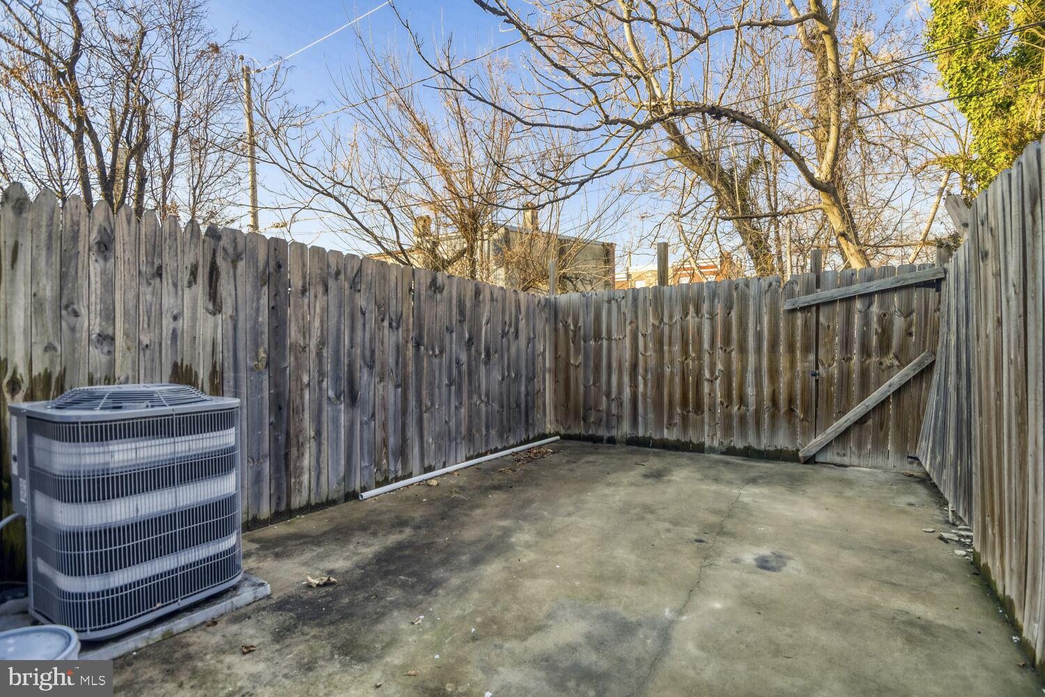 BROADWAY EAST - Residential