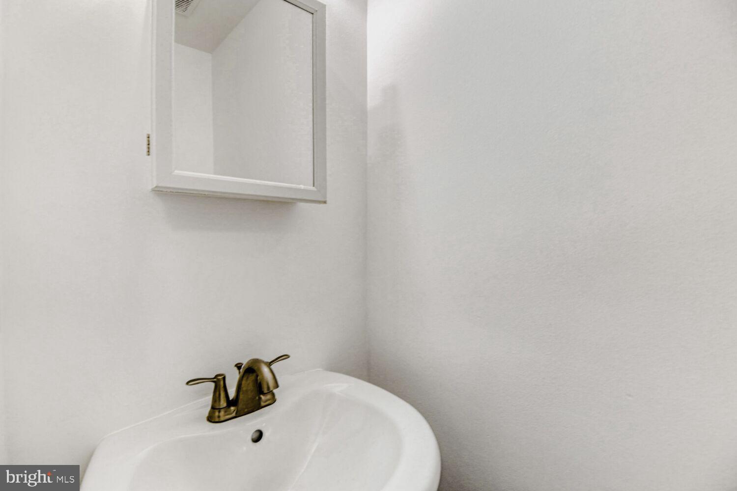 BROADWAY EAST - Residential