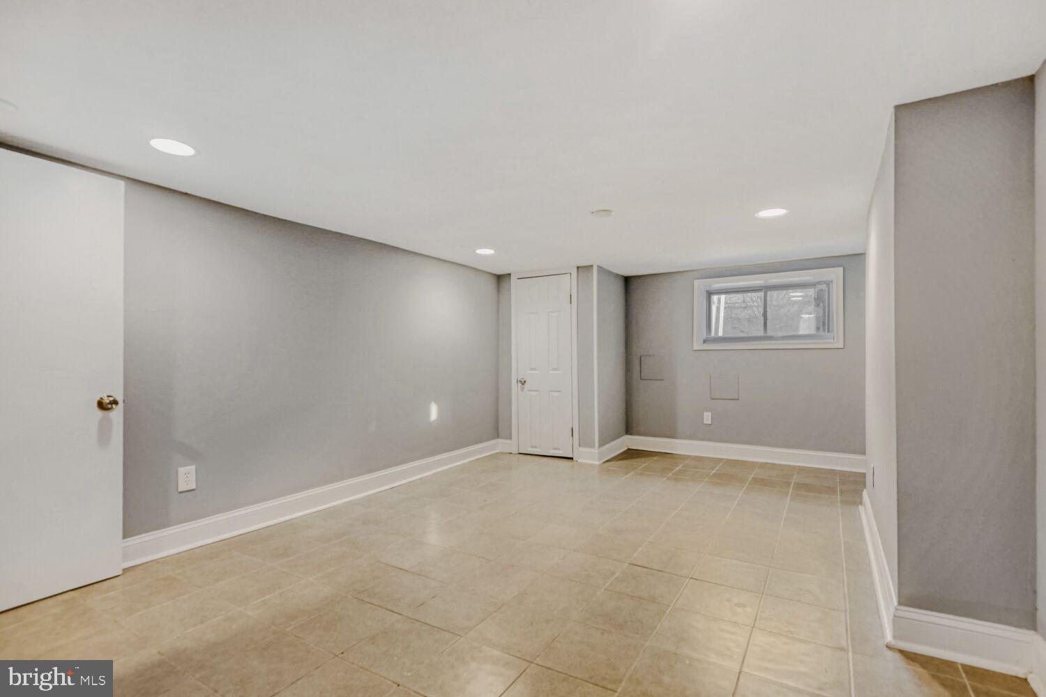 BROADWAY EAST - Residential