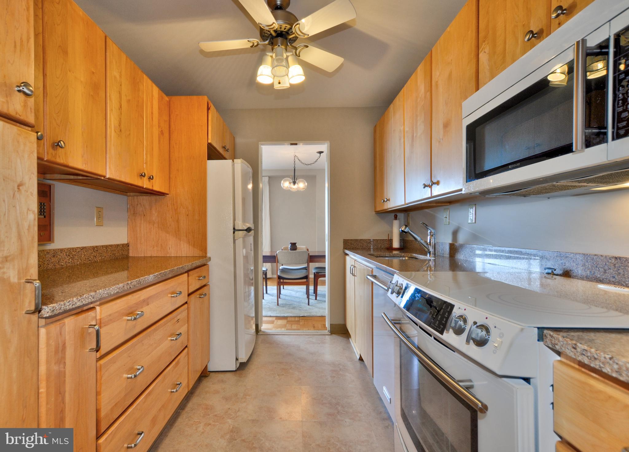 WASHINGTONIAN TOWER - Residential